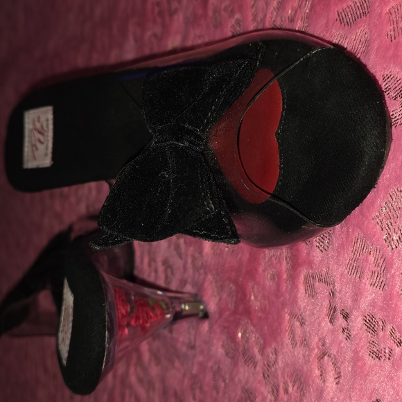 "Belle" Slides - Picture 3 of 4